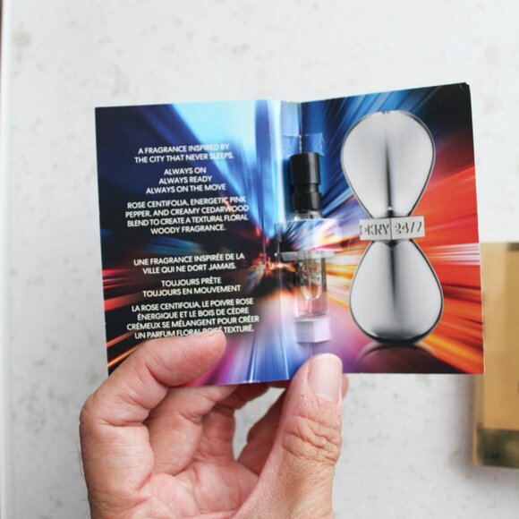 White Floral Designer & Niche Samples - Picture 3 of 11